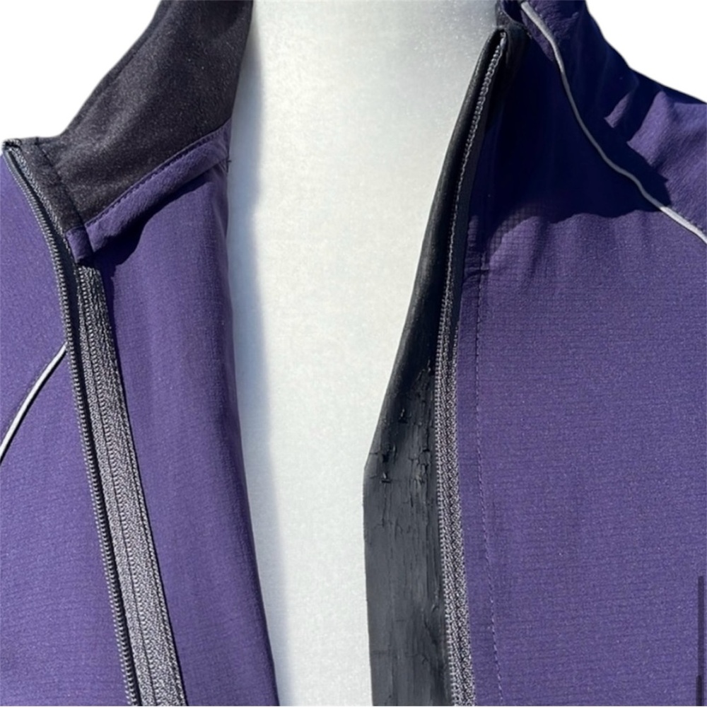 Peak Performance Lightweight Packable Jacket - Picture 8 of 9